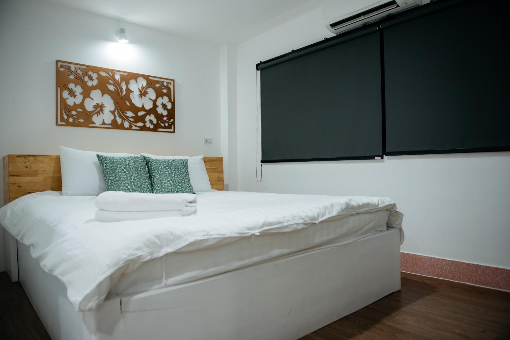 Lamoon Boutique Hotel Супханбури Экстерьер фото